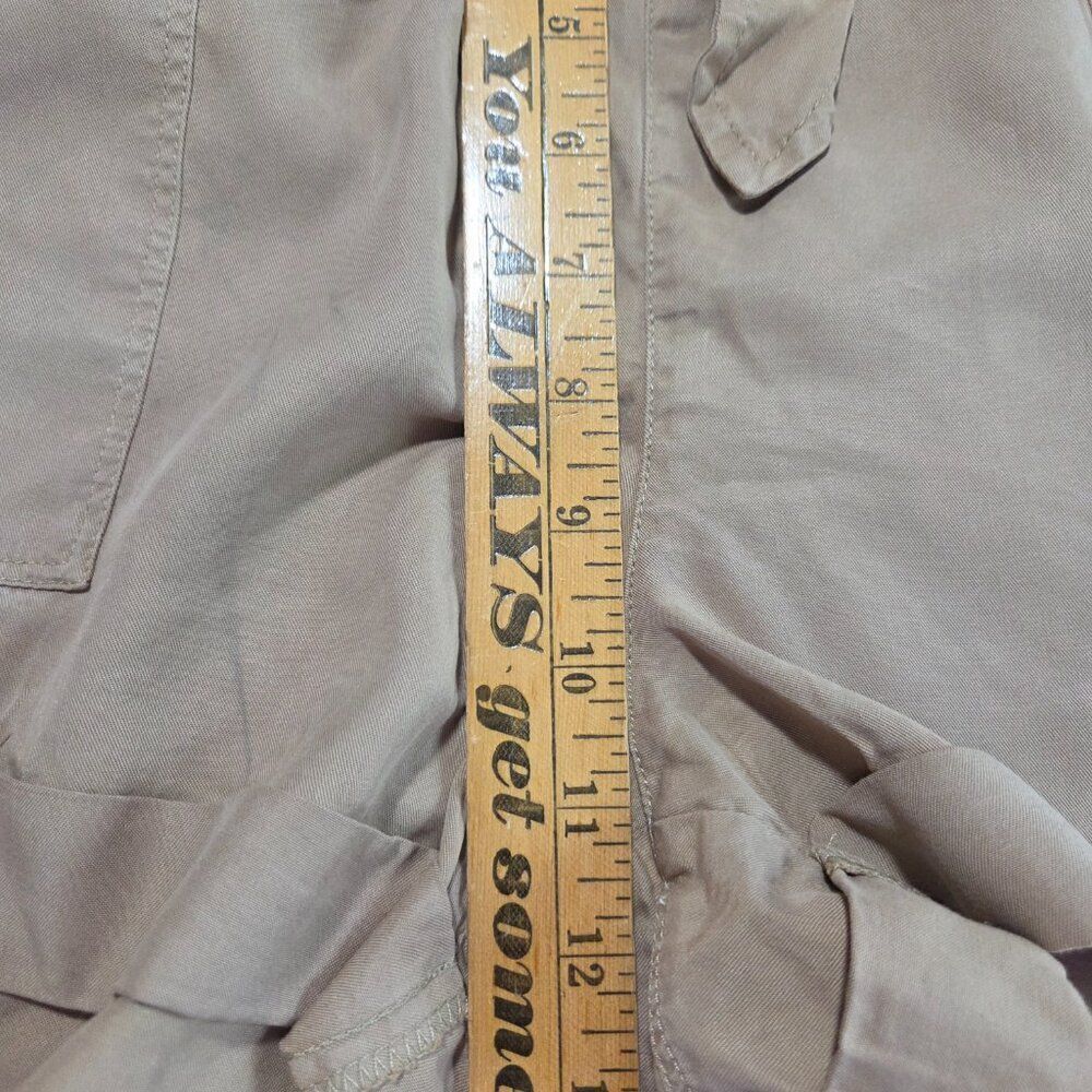 EUC AERIE TAN LYOCELL SHORTS CUFFED SIZE LARGE - Picture 13 of 14